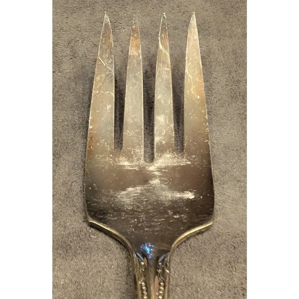 Vintage Wm. A. Rogers Deluxe Oneida Ltd. Stainless Steel Flatware Serving Fork
